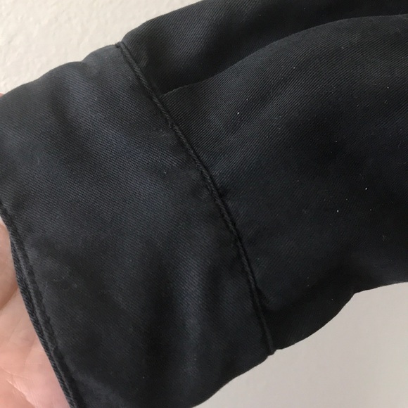 Button up - Picture 3 of 3